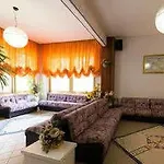 Geppi فندق 2*